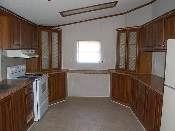2nd image of 121 Starling Dr