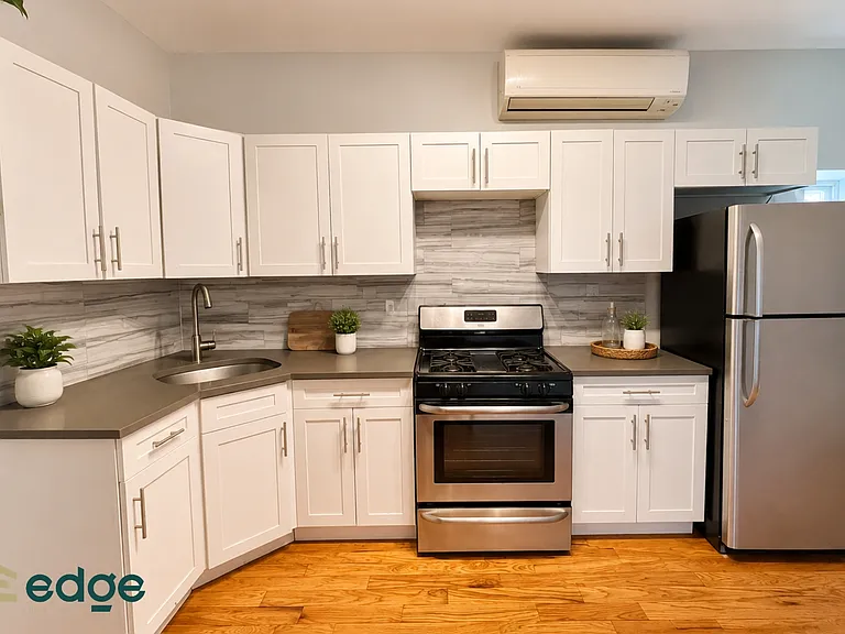 1425 Broadway #2C — Photo 2