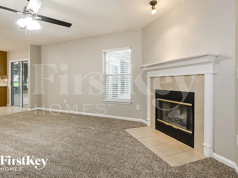 1814 Forest Creek Dr — Photo 4