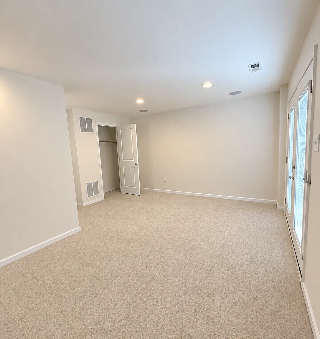 Studio, $1,000 — Photo 2