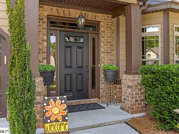 144 River Valley Ln, Greenville, SC 29605