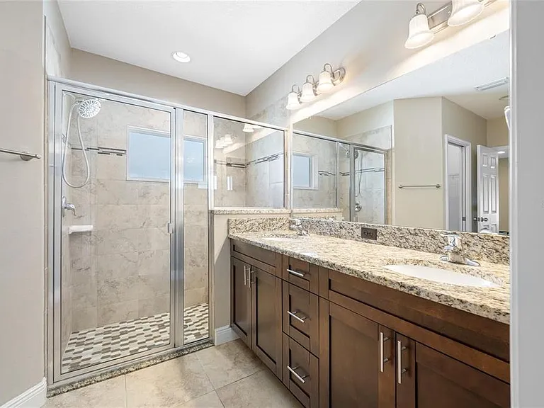 230 Clayton St — Photo 25