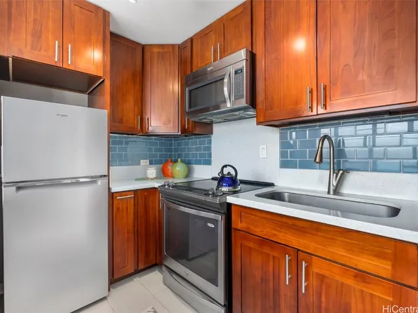 757 Kinalau Pl APT 1402, Honolulu, HI 96813