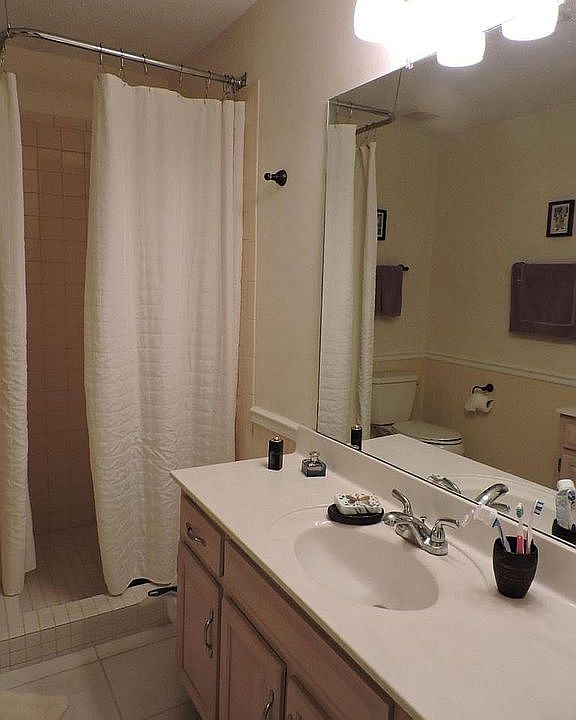 Master with large shower 