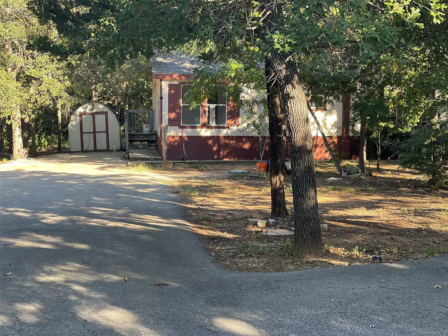 5 bed, 3.0 bath, 2176 sqft, $2,000 — Photo 2