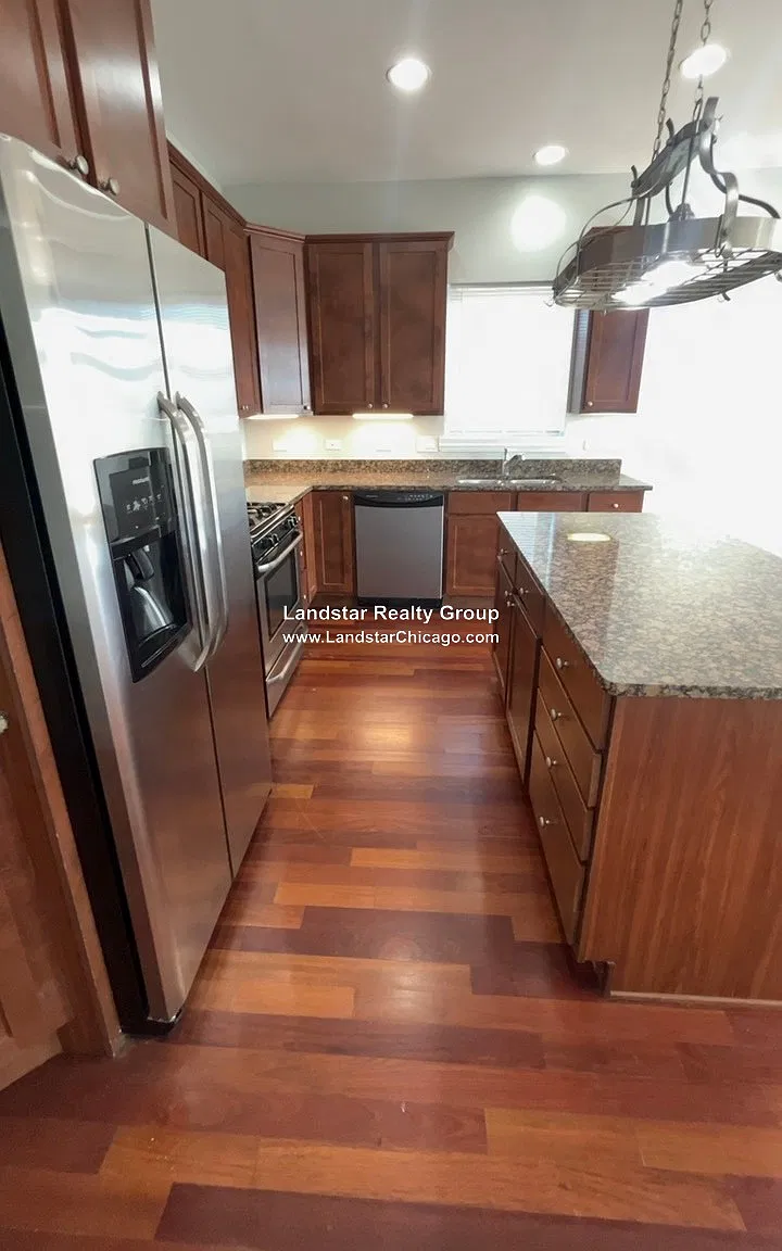 3 bed, 2.0 bath, $2,800 — Photo 2
