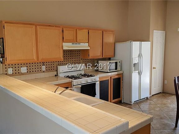 5th image of 4925 Royal Lake Ave
