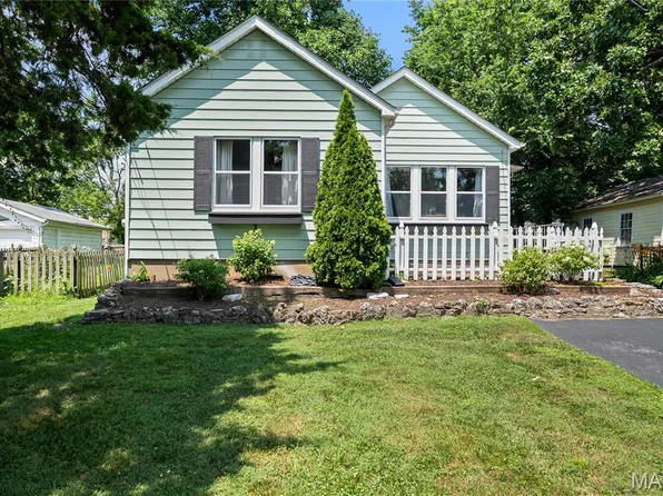 301 Baker Ave, Saint Louis, MO 63119