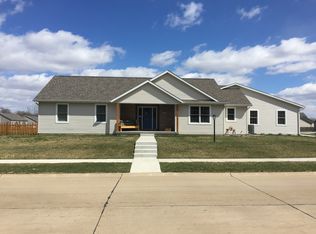 626 N 6th St Cir, Princeton, IA 52768