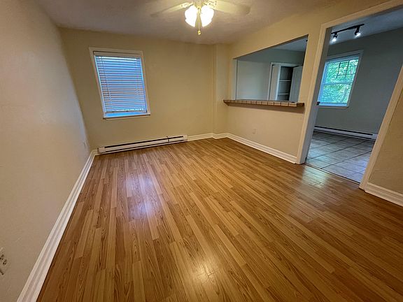 5th image of 214 Stratford Ave #6