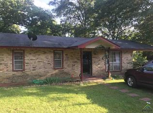 206 E Pecan St, Mt Pleasant, TX 75455