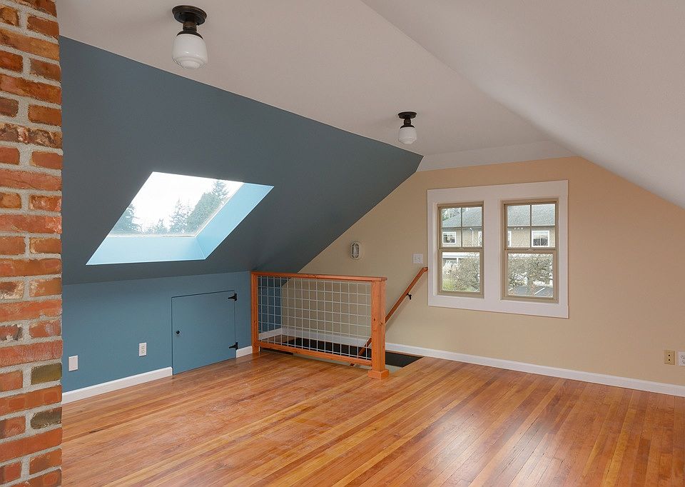 Upstairs bedroom