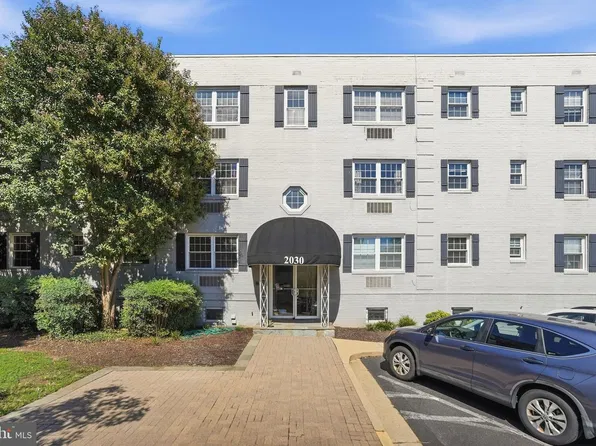 2030 N Vermont St APT 101, Arlington, VA 22207