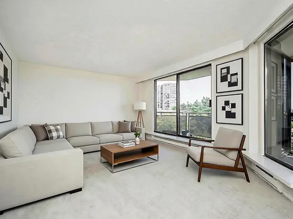 444 Lonsdale Ave #801, North Vancouver, BC V7M 3H5