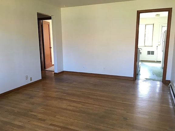 4th image of 4206-4246 SE Salmon St #4246B