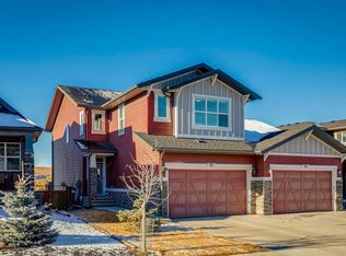 57 E Crestridge Bay SW, Calgary, AB T3B6H2