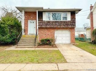 2142 Pine St, Baldwin, NY 11510