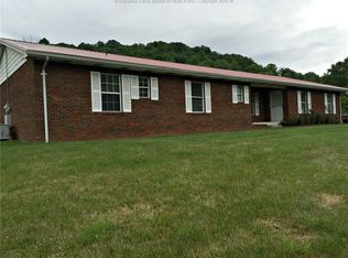 81 Sawgrass Ln, Elkview, WV 25071