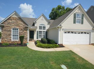 207 Grimes Dr, Simpsonville, SC 29681