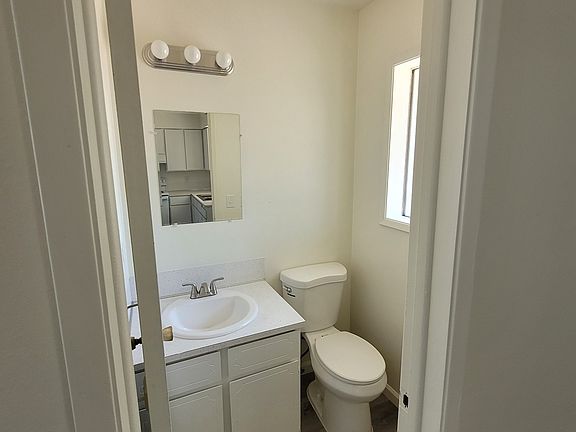 4th image of 409 N 1st St #3