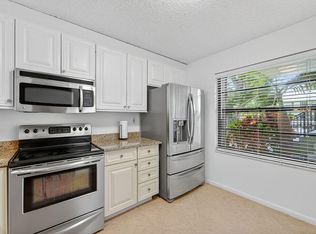701 Sabal Ridge Cir APT A, Palm Beach Gardens, FL 33418