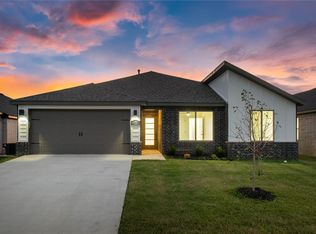 6413 NW Harley St, Bentonville, AR 72713