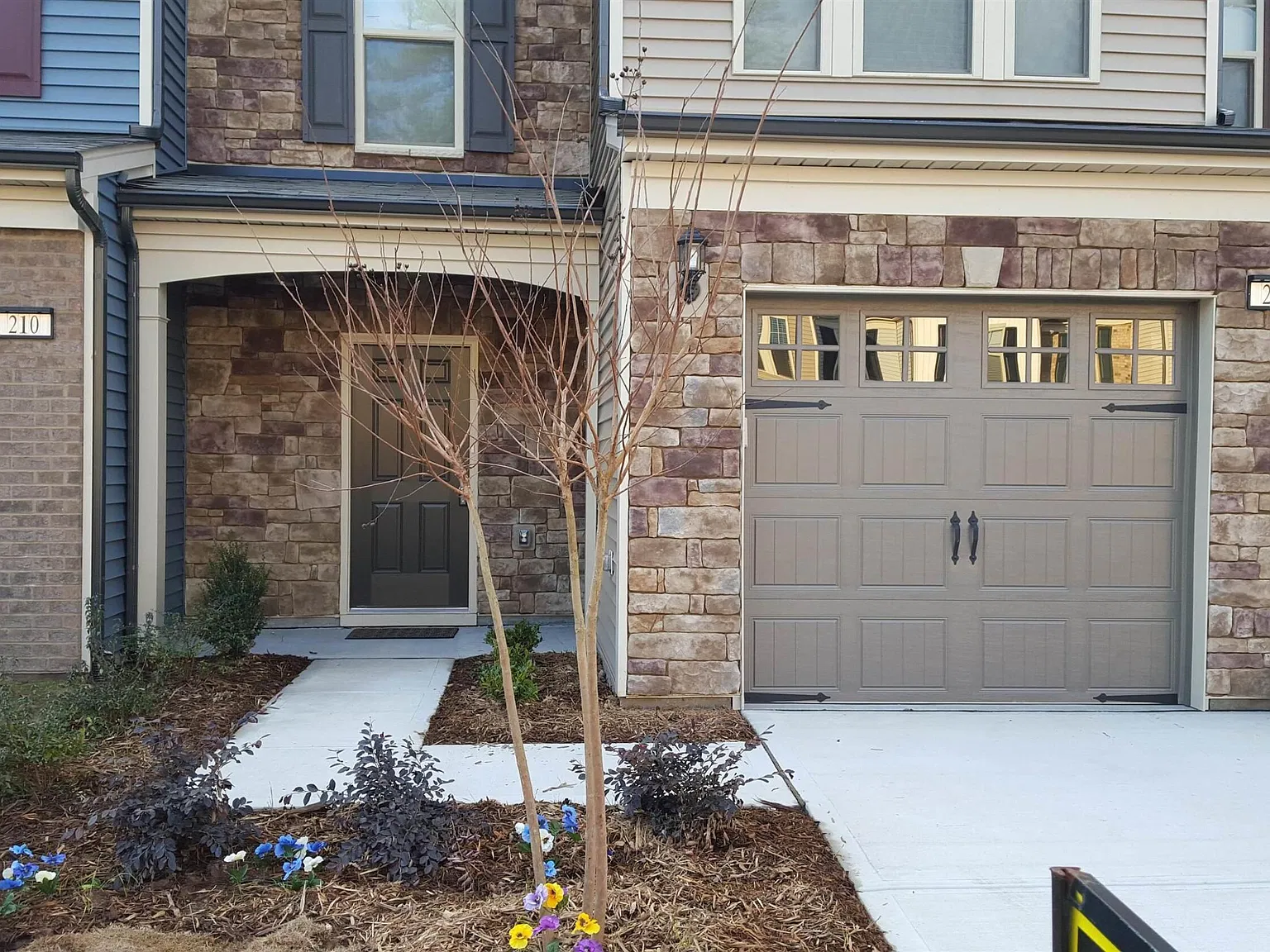 3 bed, 2.5 bath, $2,000 — Photo 4