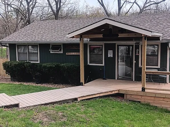 321 W Sugar Lake Dr, Mound City, KS 66056