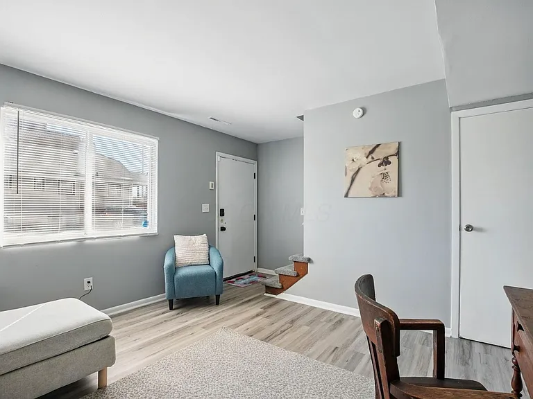 1190 E Long St — Photo 12