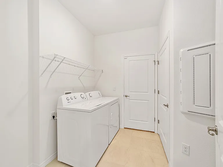 4665 NW 51st Terrace Rd — Photo 31