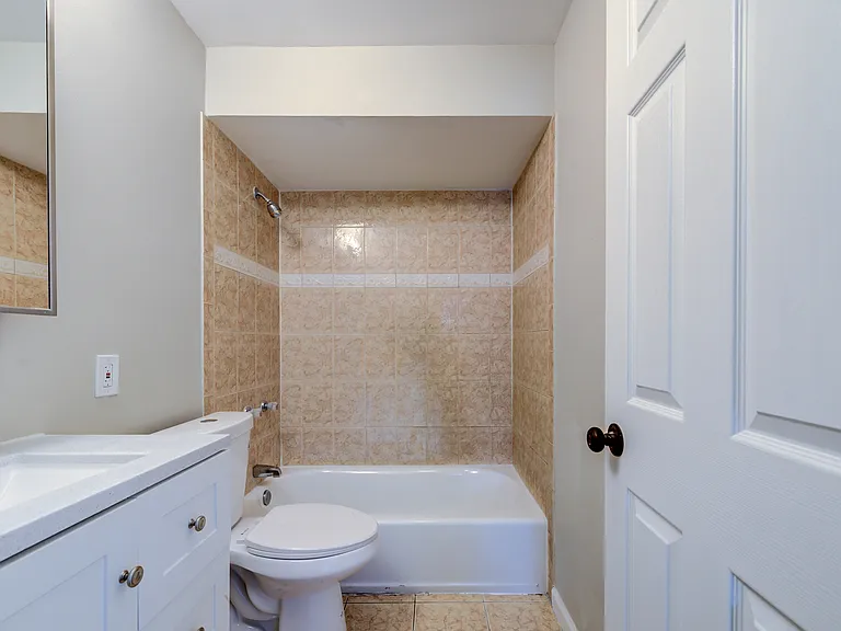 8435 Bridle Spur Dr — Photo 28
