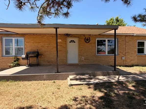 701 11th Ave, Dodge City, KS 67801