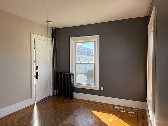 4th image of 772 2nd St APT 5