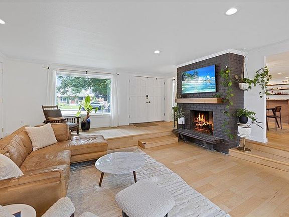 3rd image of 3106 W Bismark Ave