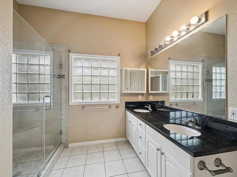 2709 Avenue D — Photo 12