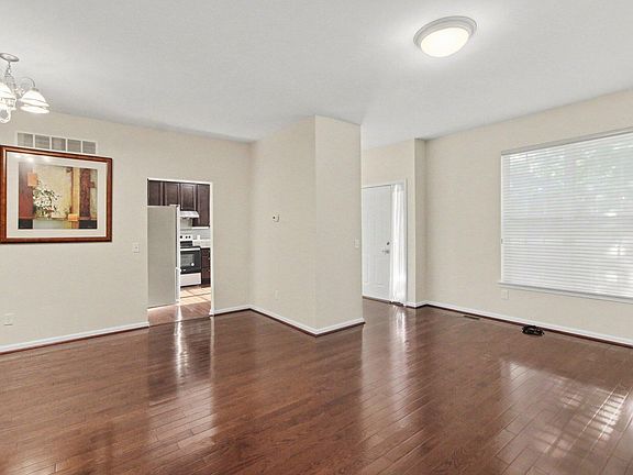 3rd image of 41574 Mitchell Rd