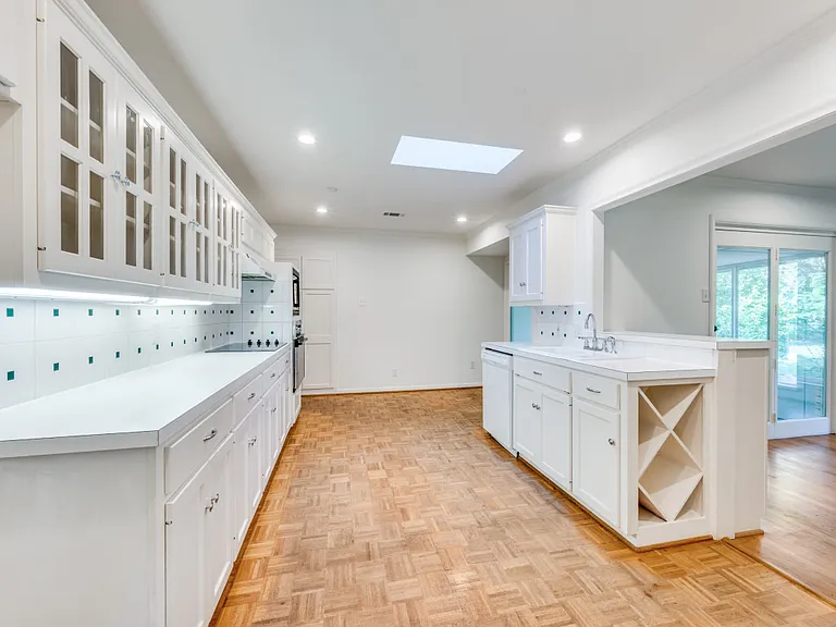 10715 Royal Springs Dr — Photo 6