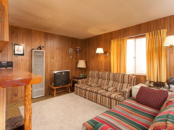 3rd image of 518 W Sherwood Blvd