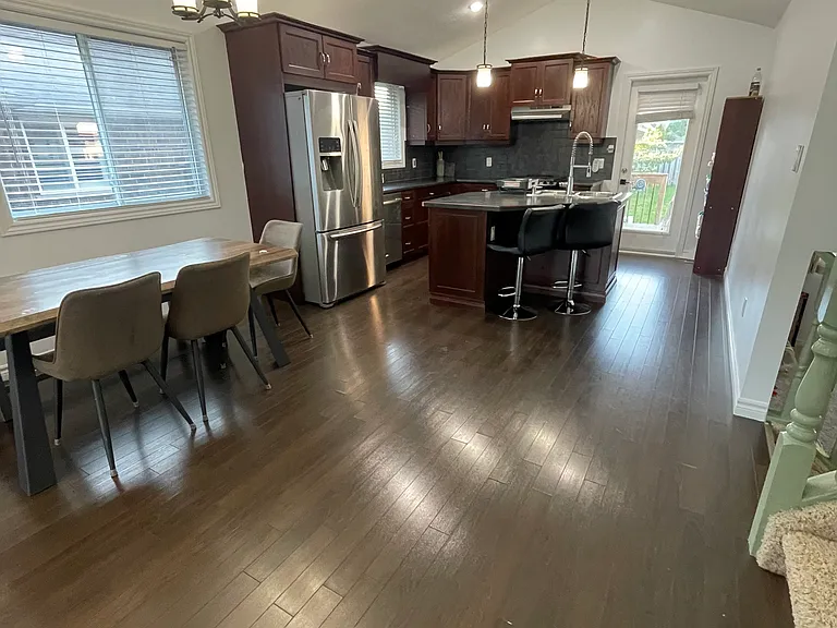 3 Lawrence Ave — Photo 7