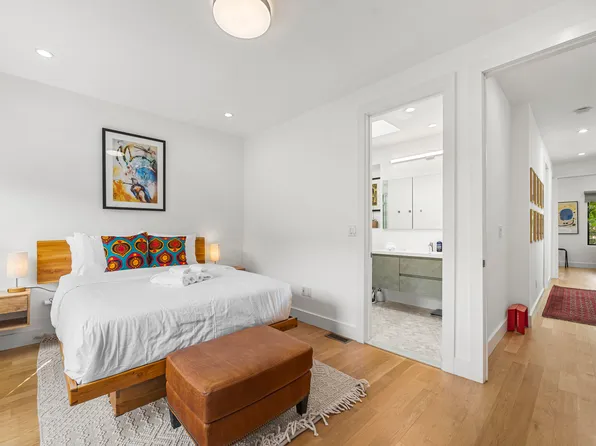 456 Bainbridge Street image 33 of 40