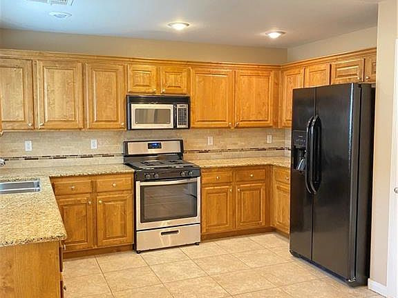 3rd image of 8799 Brindisi Park Ave