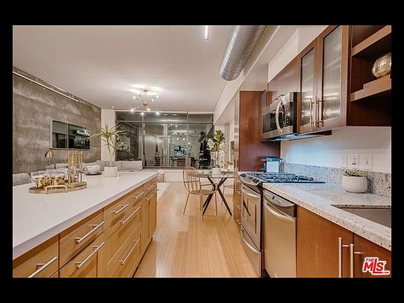4th image of 1111 S Grand Ave APT 806