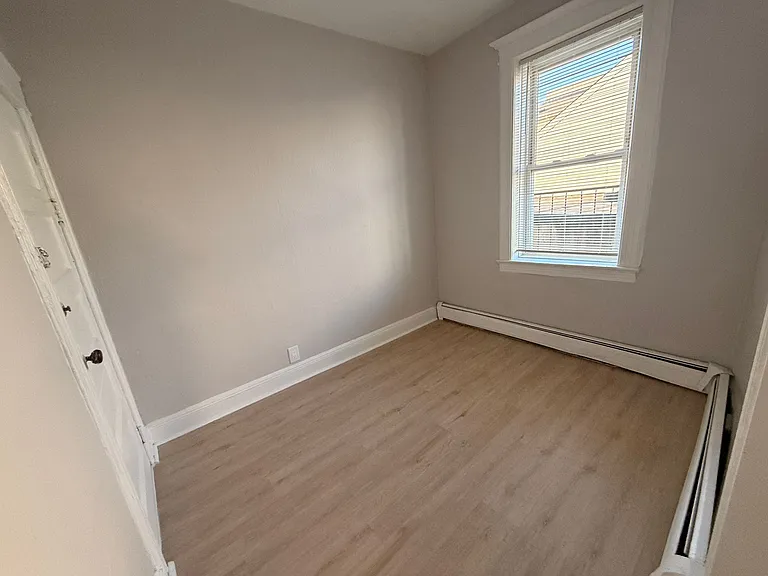 18 Wright Ave #4E — Photo 5