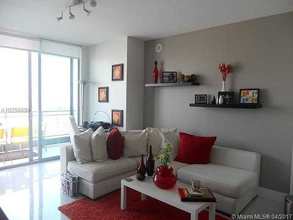 4th image of 90 SW 3rd St APT 1410