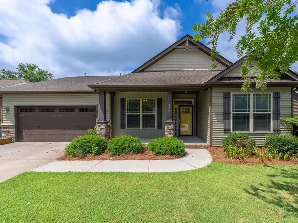 220 Finley Hill Ct, Simpsonville, SC 29681