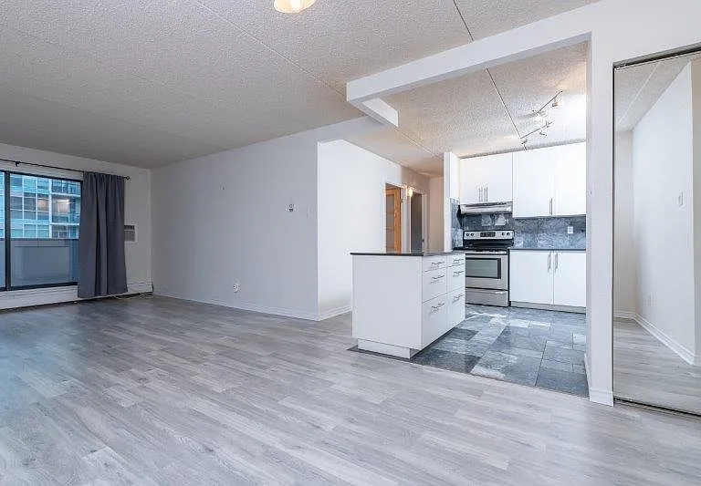 735 12th Ave SW #605 — Photo 4