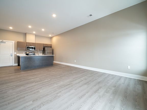 10-web-or-mls-3440-chicago-dr_12092024