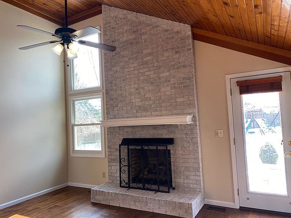 4th image of 2190 Chickasaw Dr