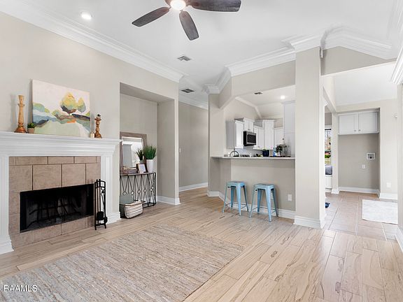 4th image of 132 Windermere Cir