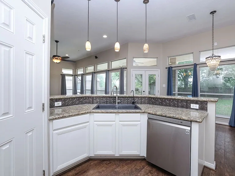 105 Lawrence Marshall Dr — Photo 15